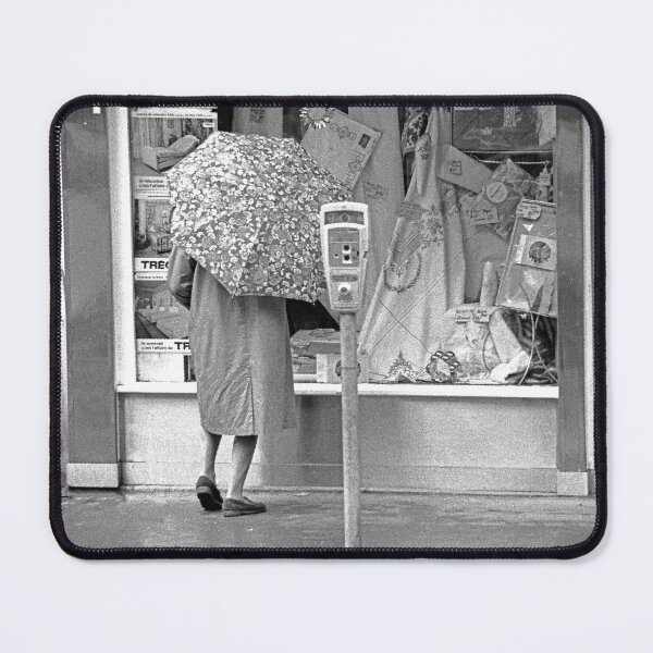 Item preview, r20 / finition 2023 - Olivier Reporter Photo sur: 10 - Les Gens de Paris 1975 Okaio-Umin Créations Olavia-Olao designed and sold by o.okaïo.