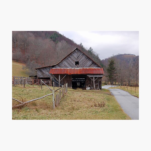 Artikelvorschau, Blue Ridge Mountain Barn entworfen und verkauft von Jane Best.