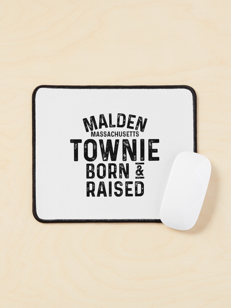Thumbnail 1 von 5, Mauspad, Malden MA Townie Local designt und verkauft von HalpinDesign.