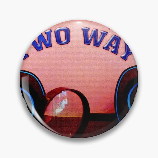 Item preview, A magnifying glass between two speakers designed and sold by Bigrow.