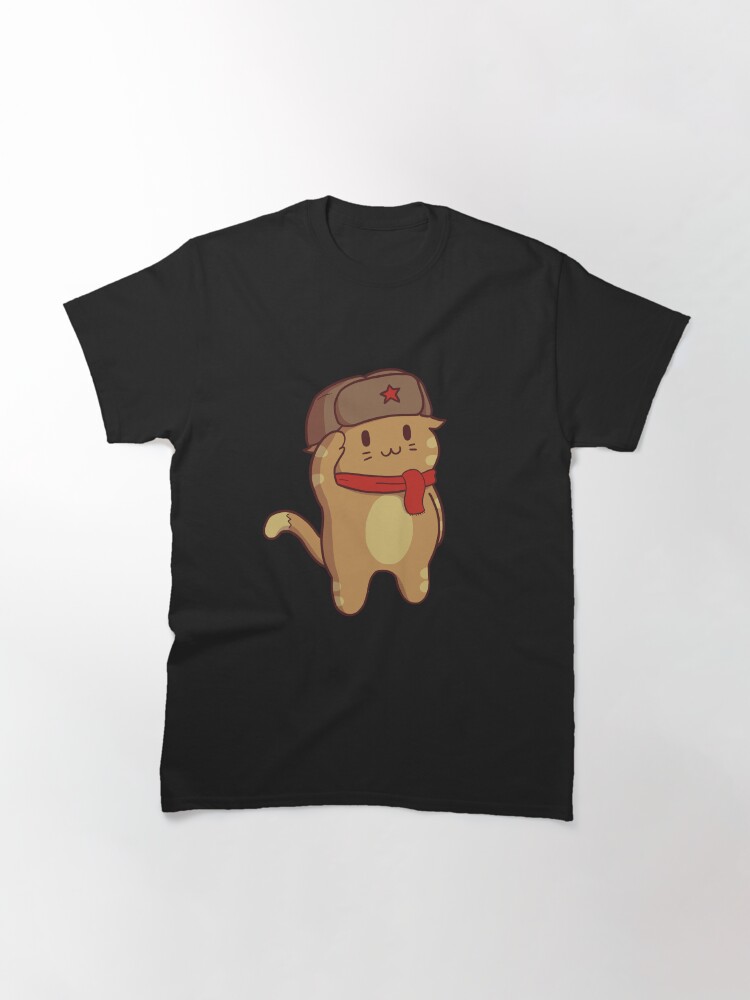 Imagen 3 de 7, Camiseta clásica con la obra Saludo al camarada Kat, diseñada y vendida por sivelobanova.