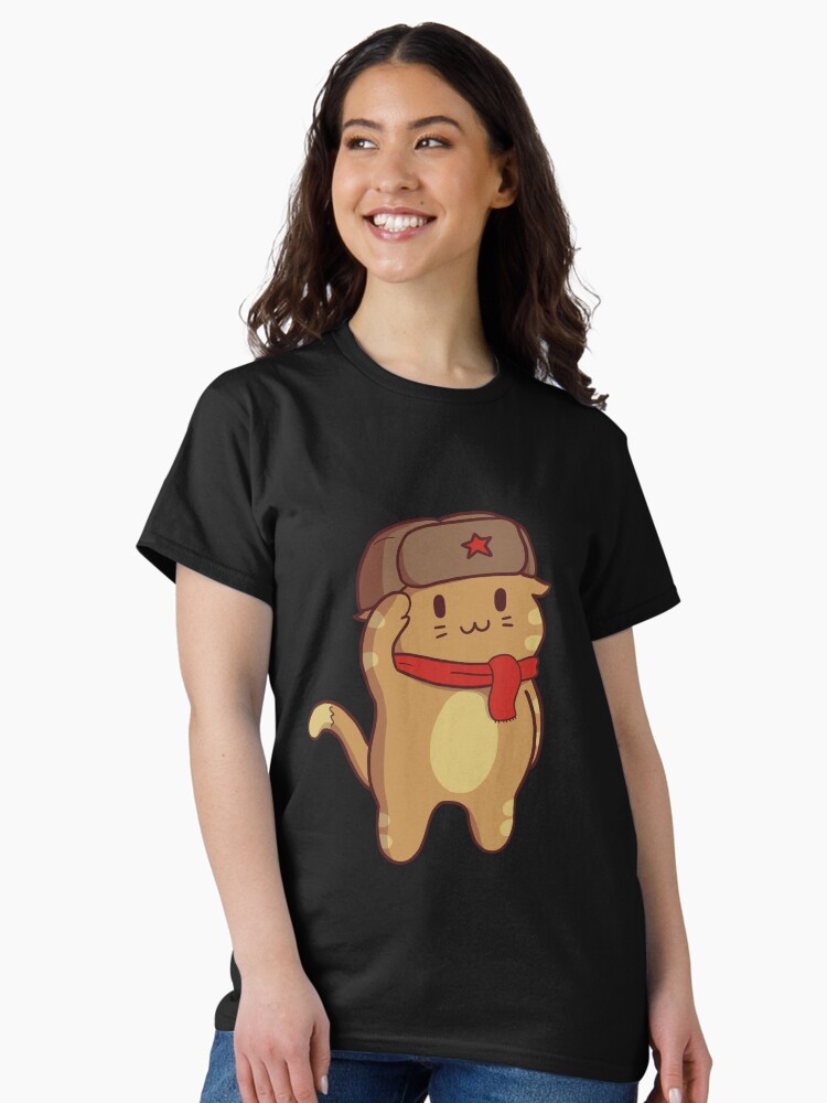 Imagen 2 de 7, Camiseta clásica con la obra Saludo al camarada Kat, diseñada y vendida por sivelobanova.