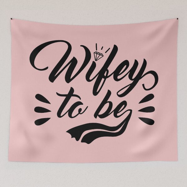Artikelvorschau, Wifey wird sein [schwarzer Aufdruck] entworfen und verkauft von Blended Designs ⭐⭐⭐⭐⭐.