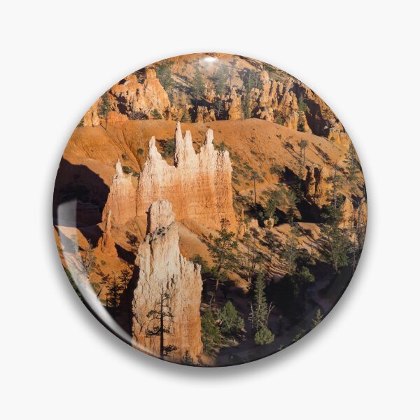 Artikelvorschau, Licht und Schatten auf den Hoodoos von Bryce entworfen und verkauft von Andrew Pacheco.