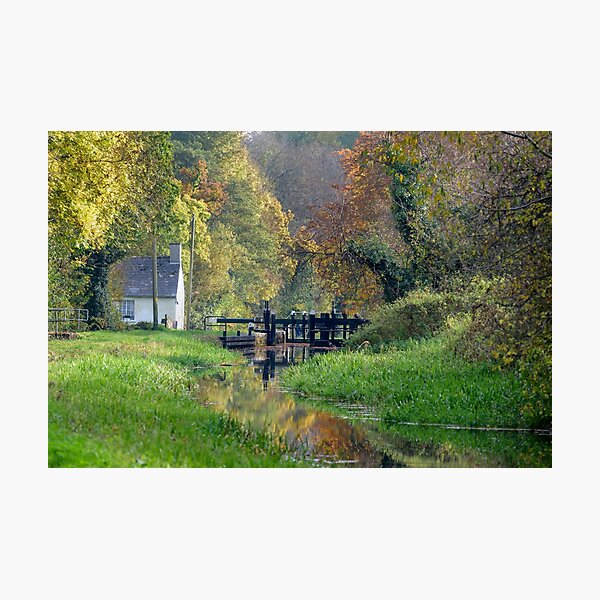 Artikel-Vorschau von Die Hütte des Lock-Wächters, Borris Schloss, Fluss Barrow, Grafschaft Carlow, Irland, designt und verkauft von AndrewJonesFoto.