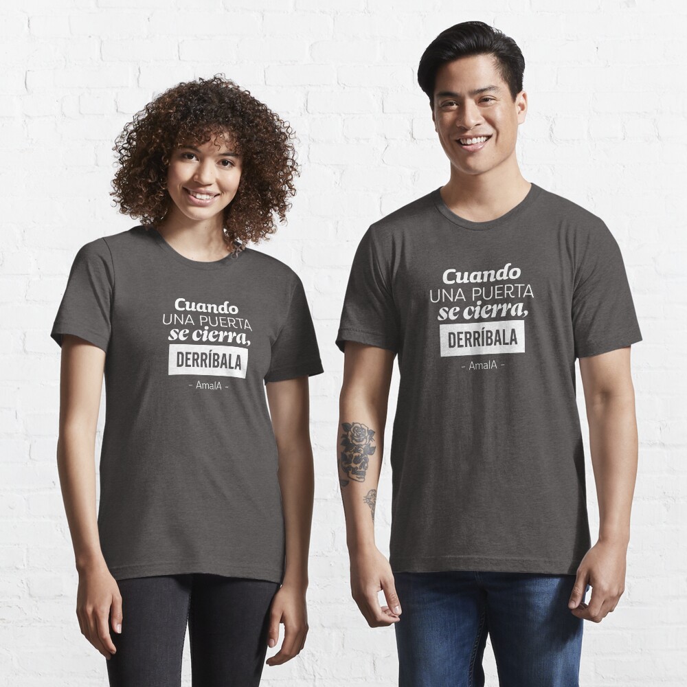 Vista previa del artículo con la obra «Camiseta esencial», diseñado y vendido por biotopia.