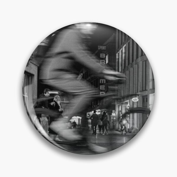 Artikelvorschau, cyclist in motion entworfen und verkauft von DejanVuk.