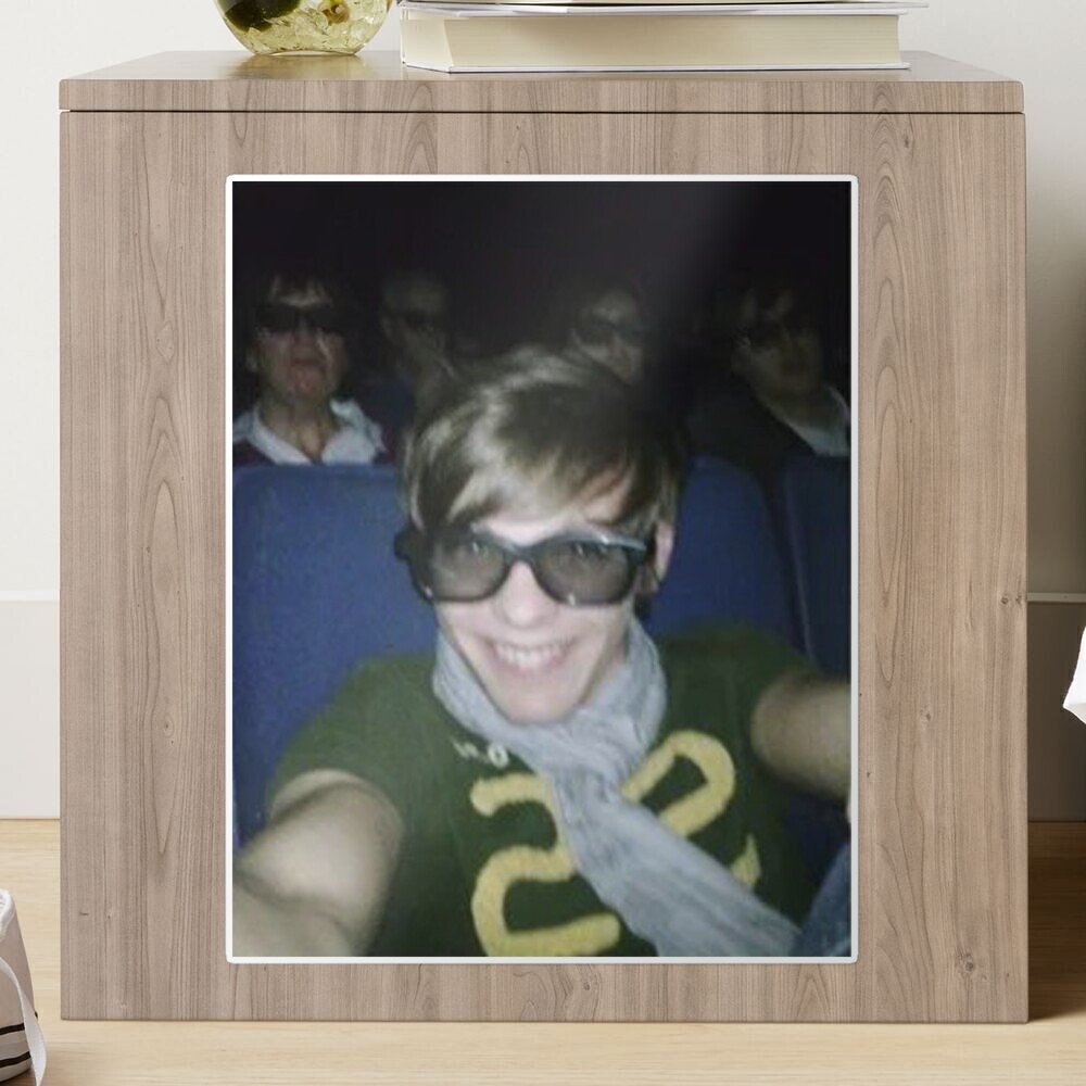 Printerval Louis Tomlinson Movie Theatre Selfie Meme Unisex T-Shirt Cursed One Direction