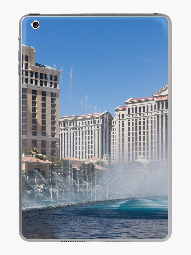 Funda y vinilo para iPad for Sale con la obra «Paris Hotel Pool Las Vegas  Summer Fun Caesars» de ChemicallyClean