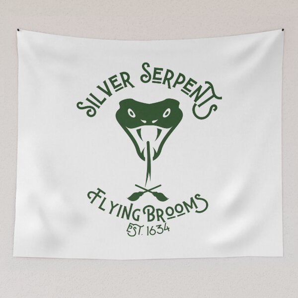 Aperçu de l'œuvre Silver Serpents Flying Brooms Team créée et vendue par WhatTeeFox.