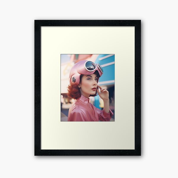 Artikel-Vorschau von Retro-futuristische Weltraumzeitalter-Frau, designt und verkauft von Retro Type.