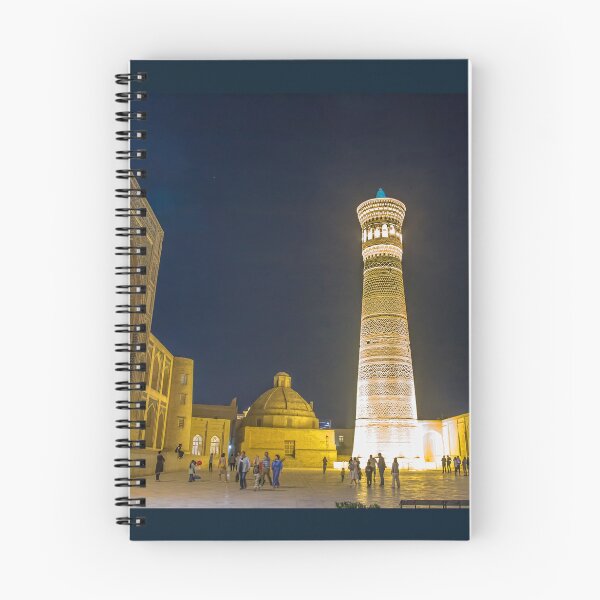 Artikelvorschau, Usbekistan. Buchara. Main Squire mit Kalyan Minarett. Nacht. entworfen und verkauft von vadim19.