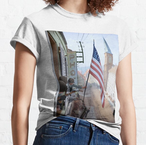 Captain Thomas H. Garahan, 'Easy' Company - France, 1945 Classic T-Shirt