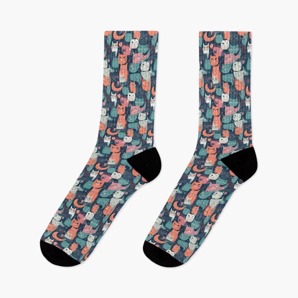 Artikelvorschau, Purr-fectly Cozy Cat Pattern entworfen und verkauft von PlantyOfTShirts.