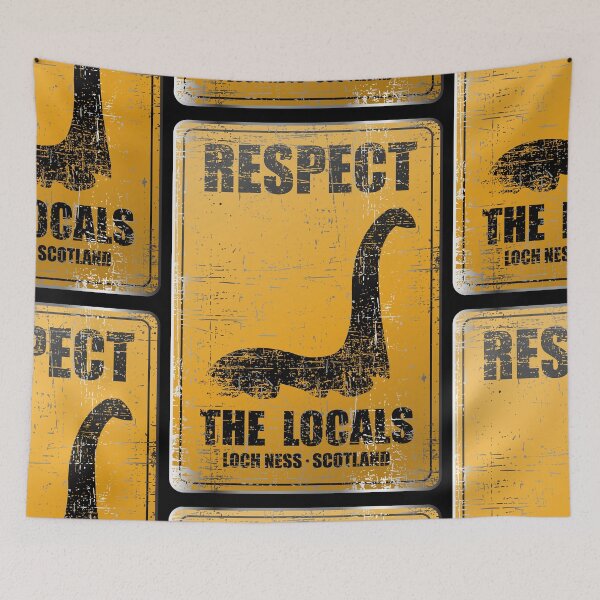 Aperçu de l'œuvre Respect the locals, metal sign, distressed, loch ness, loch ness monster, scotland, Nessie créée et vendue par 4gottenlore.