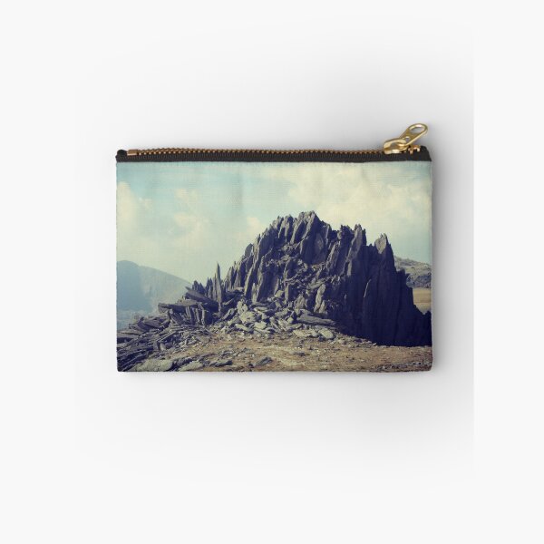 Artikelvorschau, Die Gleiter | Castell Y Gwynt, Glyder Fawr, Snowdonia, Vereinigtes Königreich, 2022 entworfen und verkauft von Callum Brankin.