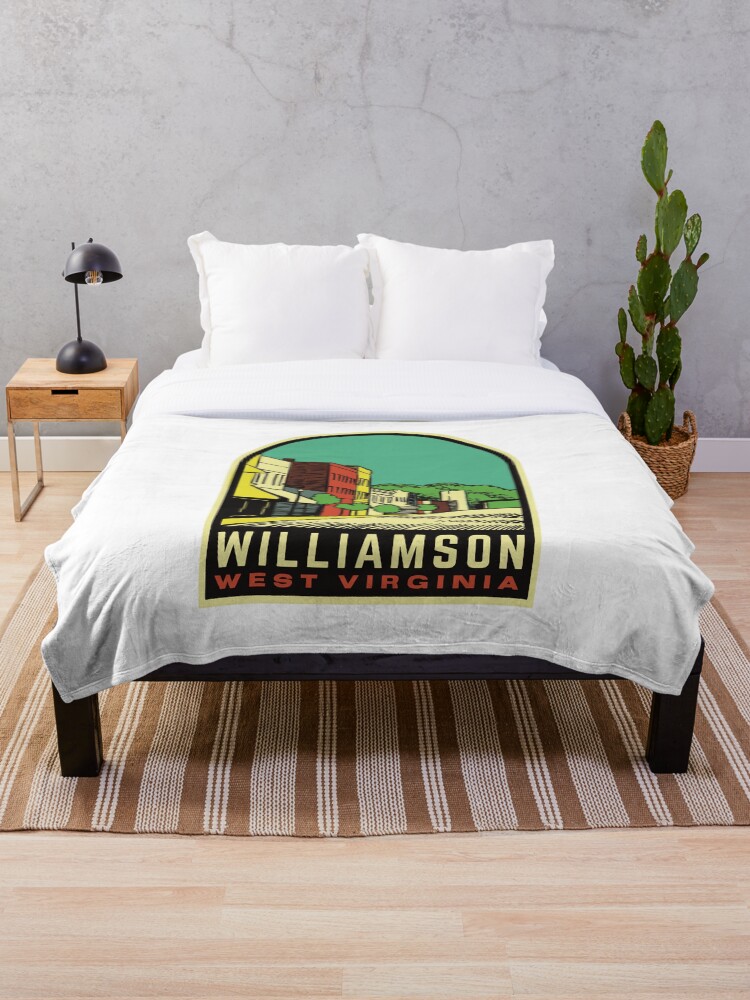 Aperçu 1 sur 6. Plaid avec l'œuvre Williamson West Virginia Historic Downtown créée et vendue par HalpinDesign.