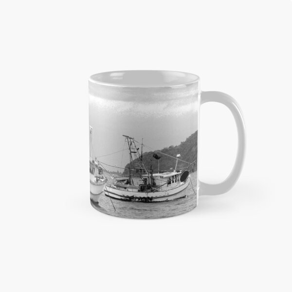 Aperçu de l'œuvre Bateaux de pêche à Pearl Beach 1.2 créée et vendue par Giro Tavitian.