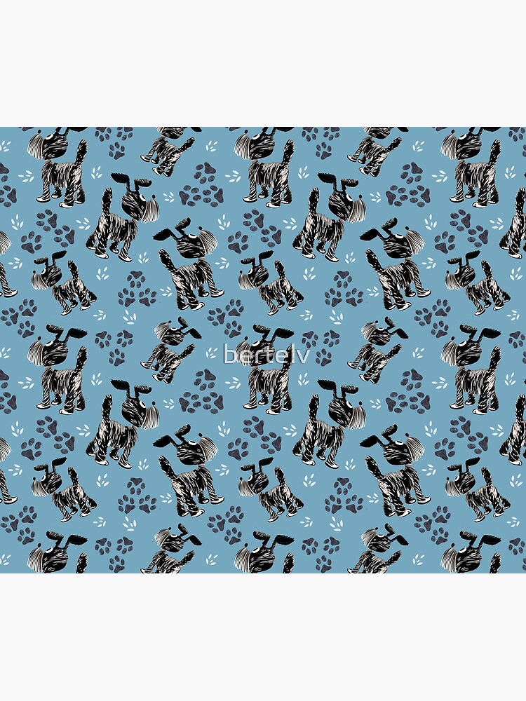 Imagen 6 de 6, Manta para mascotas con la obra Perros y huellas , diseñada y vendida por bertelv.