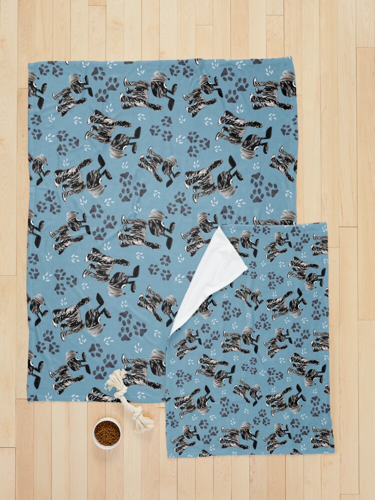 Imagen 5 de 6, Manta para mascotas con la obra Perros y huellas , diseñada y vendida por bertelv.