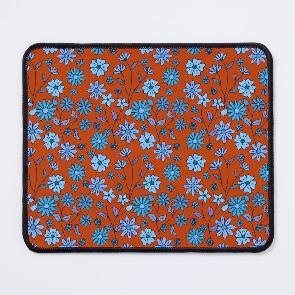 Artikelvorschau, Blumen-Blumen-Muster ~ helles Blau auf tiefem Rot entworfen und verkauft von Danvrie.