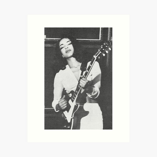 Artikel-Vorschau von Sade spielt Gitarre, designt und verkauft von amandahartz.