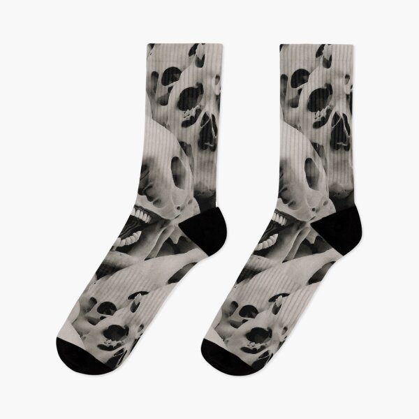 Aperçu de l'œuvre Surreal Laughing Nightmare Skulls créée et vendue par SvahaDesigns.