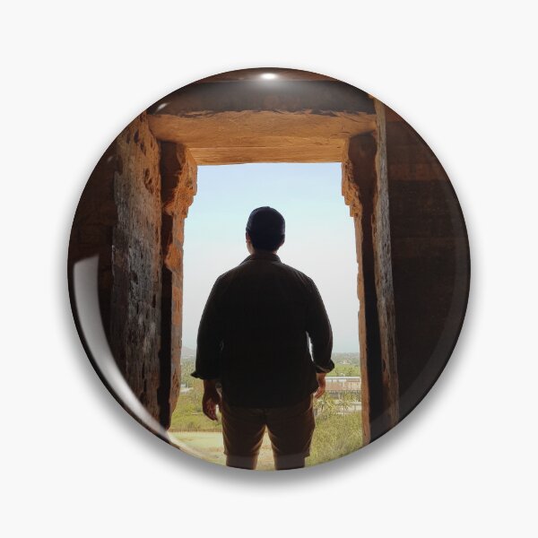 Item preview, the back of an adventurous man designed and sold by Kori-shop.