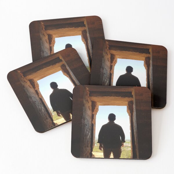 Item preview, the back of an adventurous man designed and sold by Kori-shop.