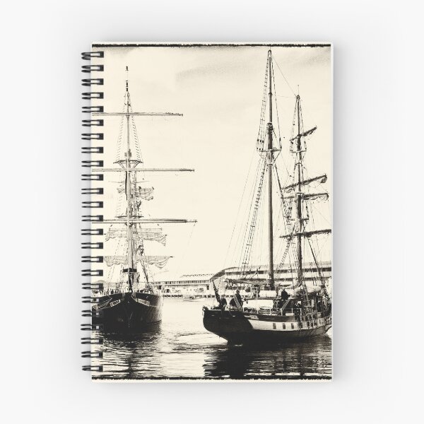 Aperçu de l'œuvre Grands voiliers à Hobart Docks, Vintage Wash créée et vendue par Ben Short.