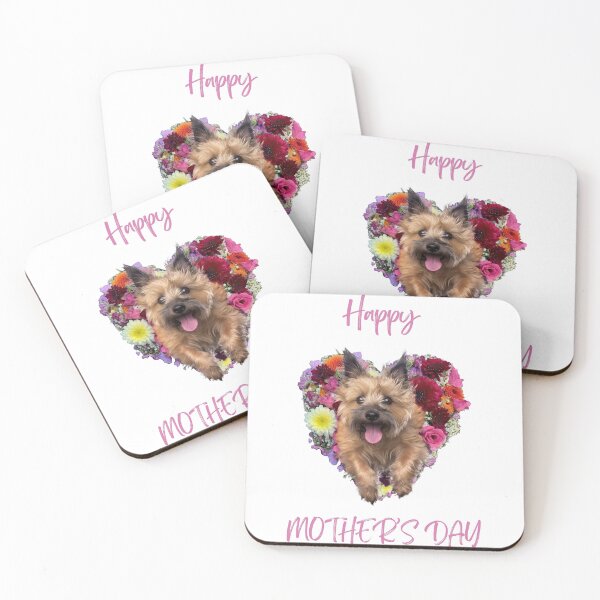 Artikelvorschau, Glückliches Muttertags-Cairn-Terrier-Porträt mit Liebes-Herz-Blumen entworfen und verkauft von ClawedCreations.