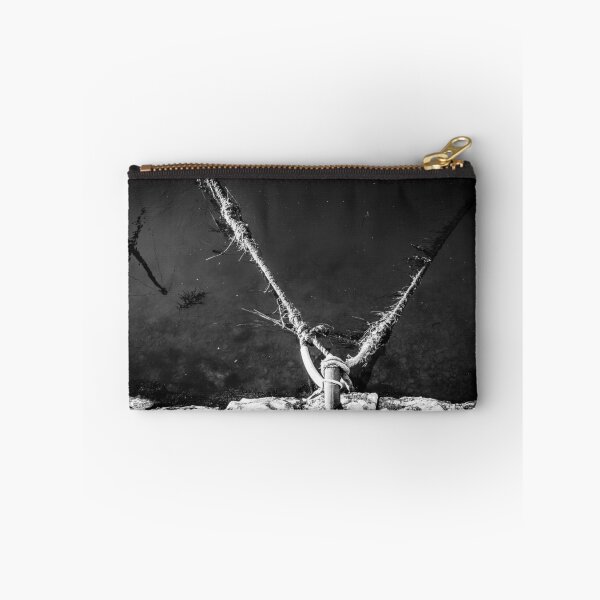 Aperçu de l'œuvre VICTIM [Laptop skins] créée et vendue par Matti Ollikainen.