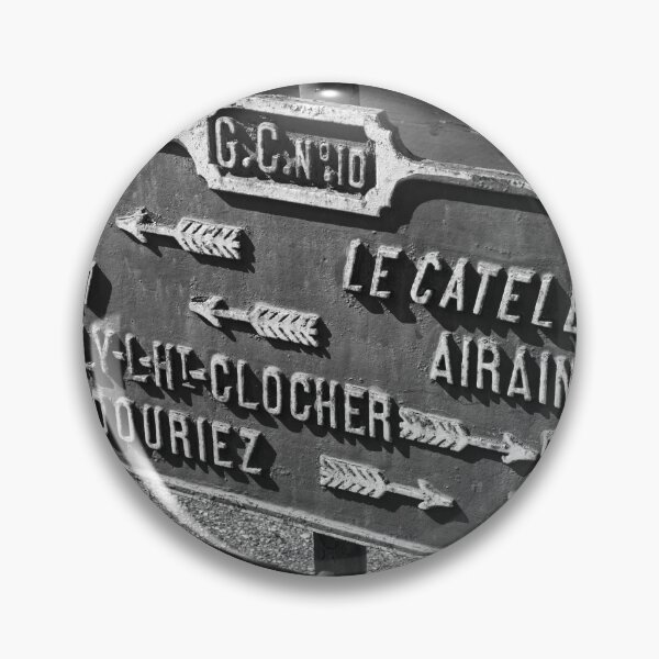 Artikelvorschau, Vintage Straßenschild, Picardie, Frankreich entworfen und verkauft von Imladris01.