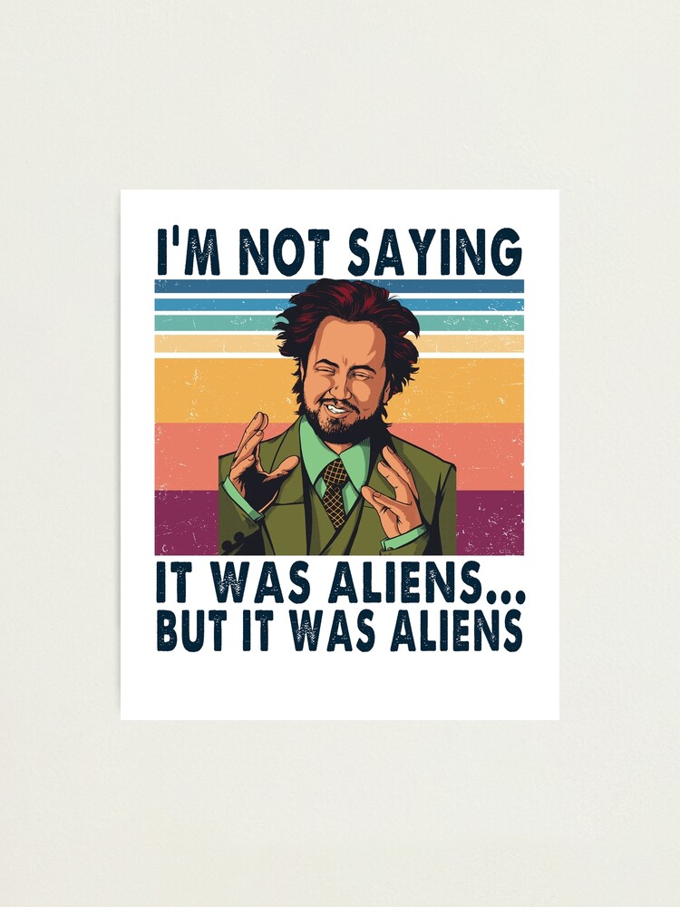 But Is It Art Funny Alien Critic Reviewer Meme T-Shirt But Is It Art Funny Alien Critic Reviewer Meme T-Shirt