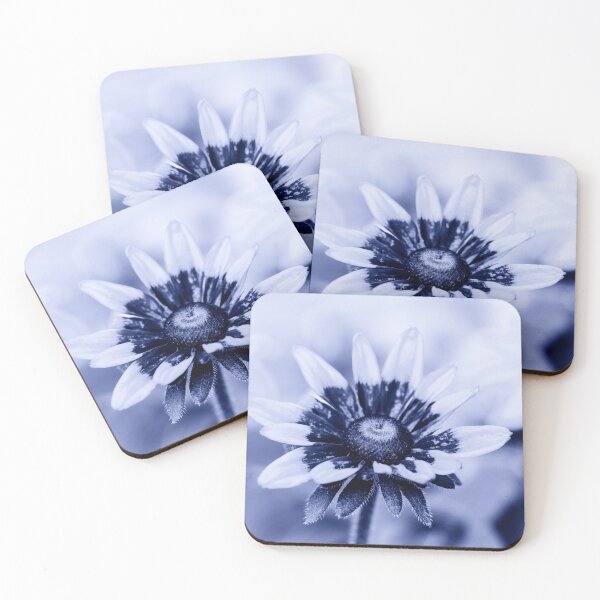 Aperçu de l'œuvre Cyanotype de Rudbeckia créée et vendue par Tanya C Smith.