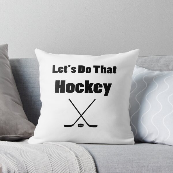 Artikelvorschau, Hockeyschläger und Pucks lustige Hockeyspieler entworfen und verkauft von Seas Wanda.