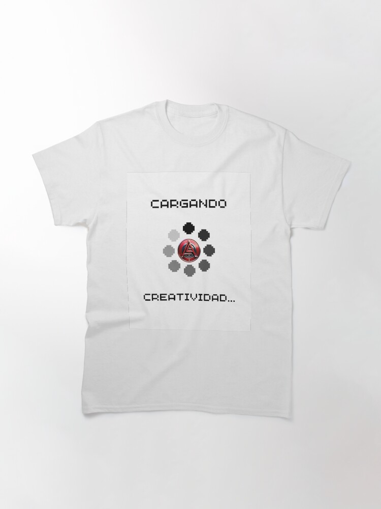 Imagen 3 de 7, Camiseta clásica con la obra Cargando creatividad, diseñada y vendida por SaraPanacea.