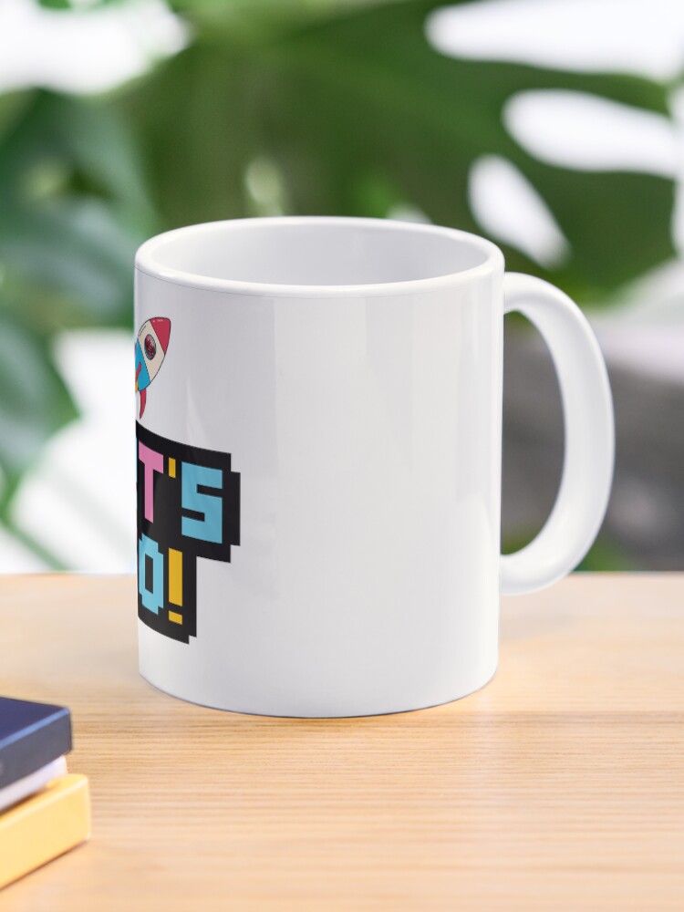 Imagen 1 de 6, Taza de café con la obra Let's go a comerse el día, diseñada y vendida por SaraPanacea.
