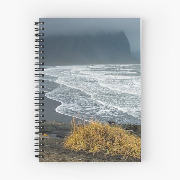 Aperçu de l'œuvre Plage déserte Islande créée et vendue par Cameranick.