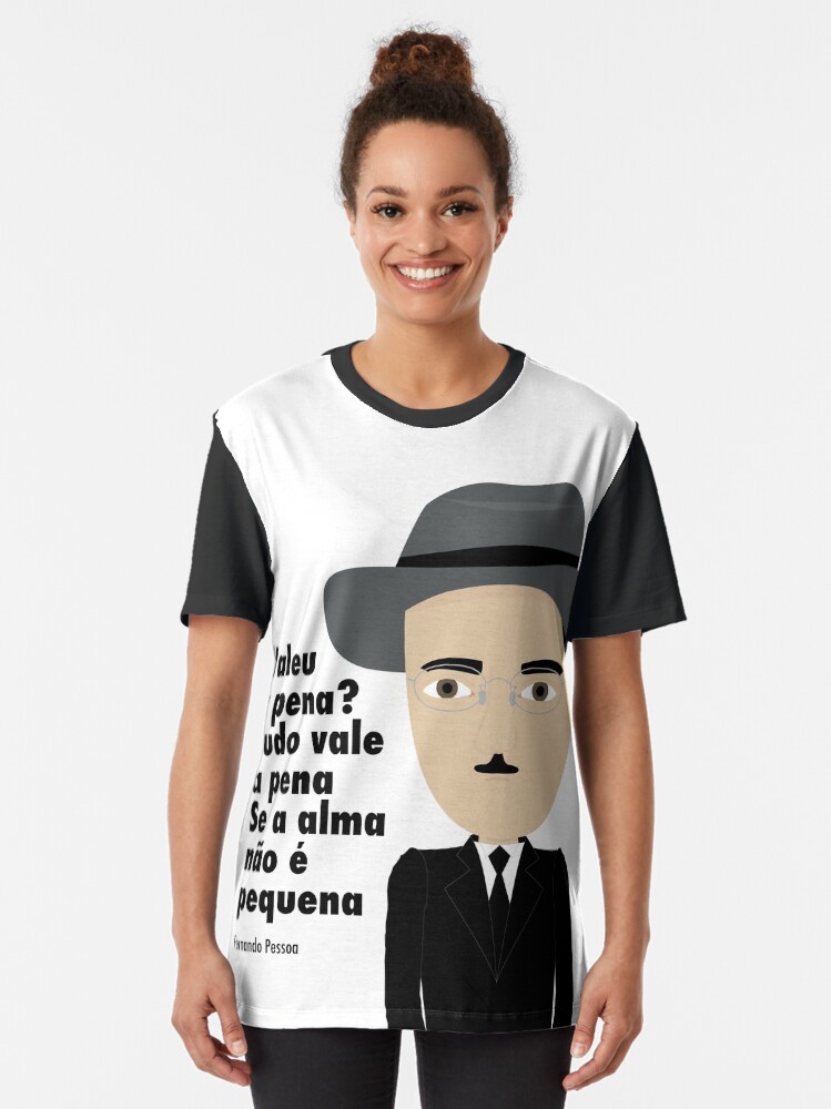 Imagen 2 de 5, Camiseta gráfica con la obra Fernando Pessoa, diseñada y vendida por creotumundo.