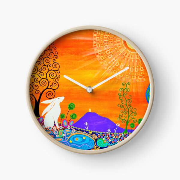 Vista previa del artículo con la obra «Glastonbury Tor y liebre que mira la luna», diseñado y vendido por MarkBetsonArt.