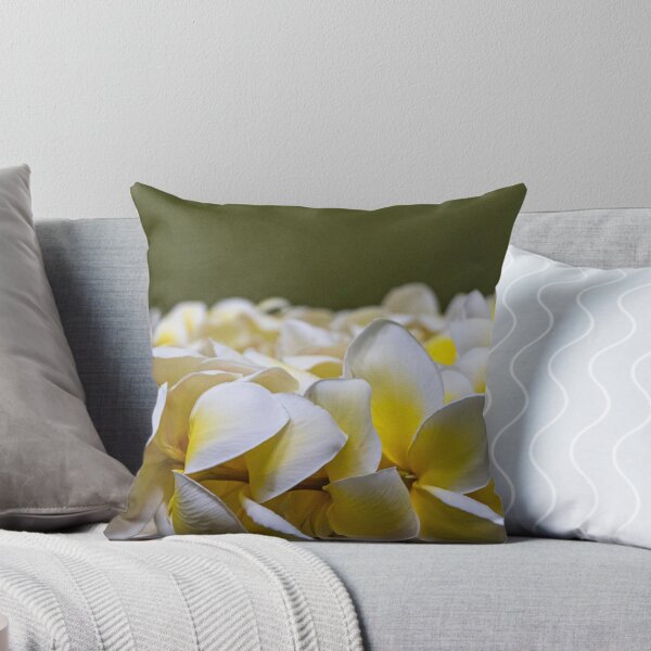 Artikel-Vorschau von Ein Plumeria-Lei, designt und verkauft von Keola Makaiau.