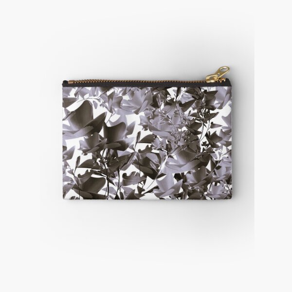 Item preview, Flores Enredadas Blanco y Negro designed and sold by SheMed.