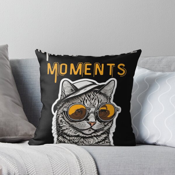 Aperçu de l'œuvre chat rigolo miaw T-shirt, Miaw-Gical Moment T-shirt créée et vendue par TshirtWing.