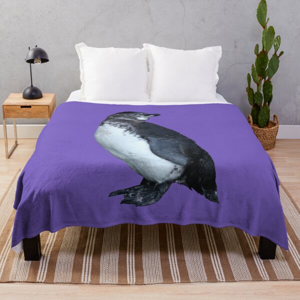 Artikelvorschau, Light Purple #795FC1 But am I looking at you? Cute Galapagos Penguin entworfen und verkauft von SBPenguins.