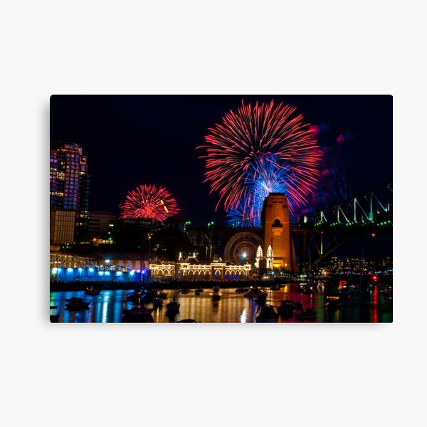 NYE 2008: 9PM Fireworks at McMahons Point Canvas Print
