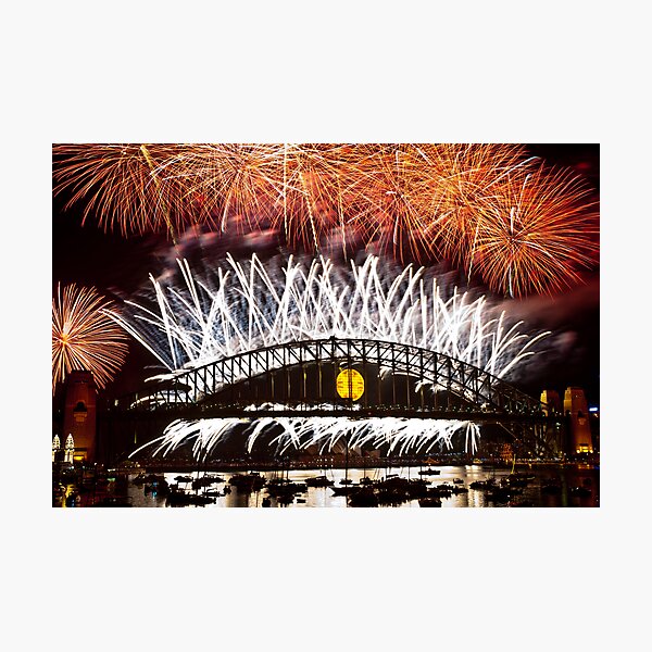 NYE 2008: Midnight Fireworks at McMahons Point Photographic Print