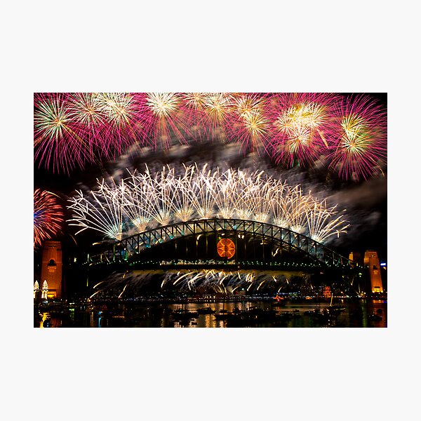 NYE 2008: Midnight Fireworks at McMahons Point Photographic Print