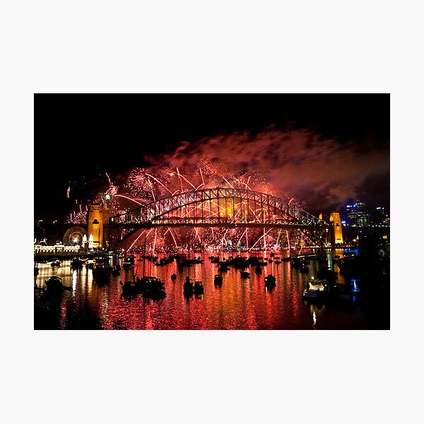 NYE 2008: Midnight Fireworks at McMahons Point Photographic Print