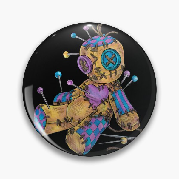 Artikelvorschau, Coole Voodoo Puppe mit Nadeln Goth Gothic Zauber entworfen und verkauft von ZadzeneaArt.